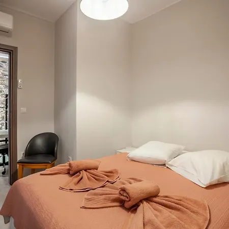 Be Queen-your Urban Salonicco